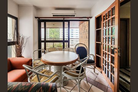 Sala de apartamento para alugar com 2 quartos, 92m² em Embaré, Santos