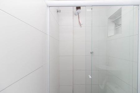 Banheiro de kitnet/studio para alugar com 1 quarto, 18m² em Vila Maria Baixa, São Paulo