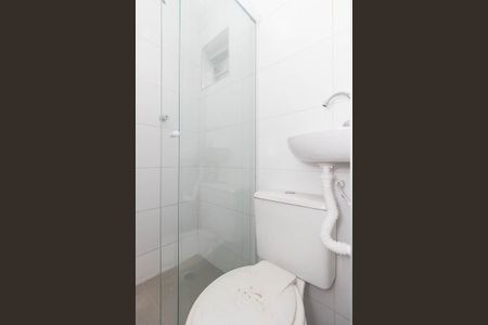 Banheiro de kitnet/studio para alugar com 1 quarto, 18m² em Vila Maria Baixa, São Paulo