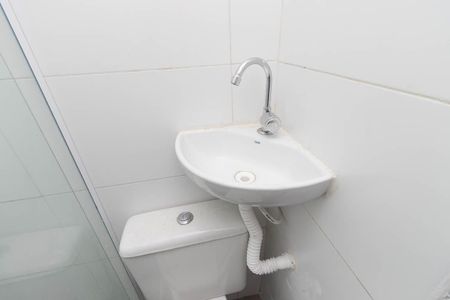 Banheiro de kitnet/studio para alugar com 1 quarto, 18m² em Vila Maria Baixa, São Paulo