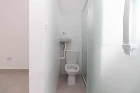 Banheiro de kitnet/studio para alugar com 1 quarto, 18m² em Vila Maria Baixa, São Paulo