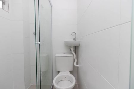 Banheiro de kitnet/studio para alugar com 1 quarto, 18m² em Vila Maria Baixa, São Paulo