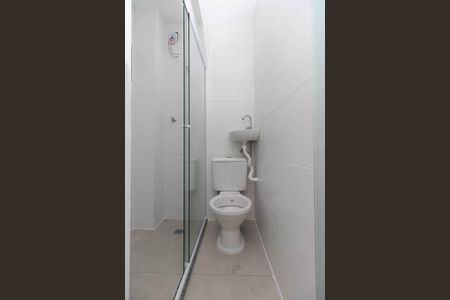 Banheiro de kitnet/studio para alugar com 1 quarto, 18m² em Vila Maria Baixa, São Paulo