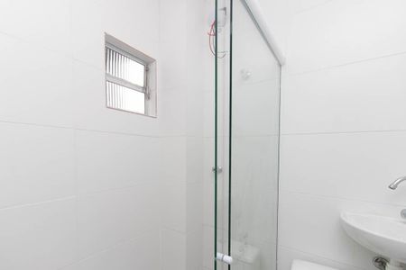 Banheiro de kitnet/studio para alugar com 1 quarto, 18m² em Vila Maria Baixa, São Paulo