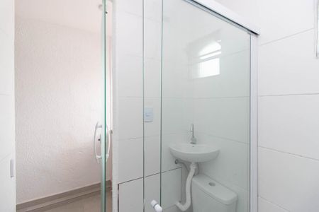 Banheiro de kitnet/studio para alugar com 1 quarto, 20m² em Vila Maria Baixa, São Paulo