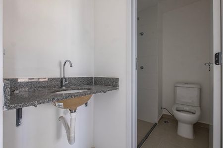 Banheiro Social de apartamento à venda com 1 quarto, 28m² em Pinheiros, São Paulo
