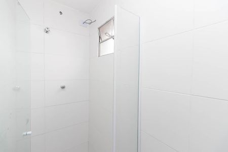 Banheiro de kitnet/studio para alugar com 1 quarto, 18m² em Vila Maria Baixa, São Paulo