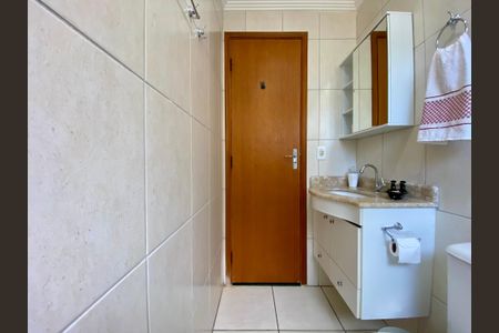 Apartamento para alugar com 80m², 2 quartos e 1 vaga Apartamento para alugar com 80m², 2 quartos e 1 vagaBanheiro da Suíte