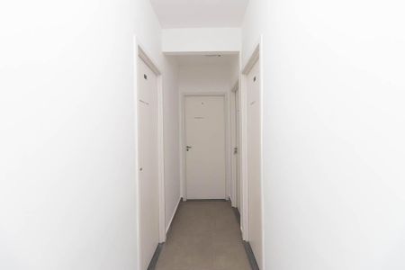 Corredor de kitnet/studio para alugar com 1 quarto, 18m² em Vila Maria Baixa, São Paulo