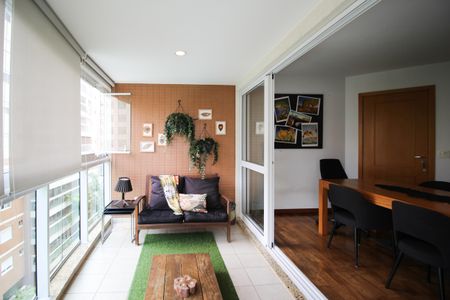 Varanda de apartamento à venda com 2 quartos, 95m² em Vila Olímpia, São Paulo