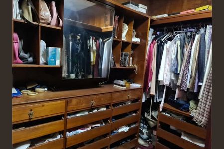 Casa à venda com 3 quartos, 375m² em Vila Nova Conceição, São Paulo