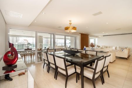 Apartamento à venda com 4 quartos, 335m² em Moema, São Paulo