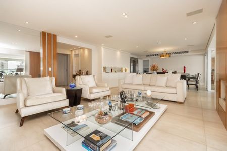 Apartamento à venda com 4 quartos, 335m² em Moema, São Paulo