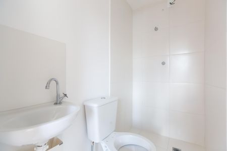 Banheiro Social de kitnet/studio à venda com 2 quartos, 17m² em Itaquera, São Paulo