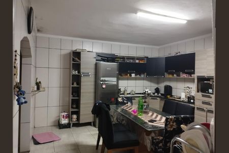 Casa à venda com 3 quartos, 185m² em Cidade São Jorge, Santo André