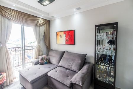 Sala  de apartamento para alugar com 2 quartos, 55m² em Jardim Tupanci, Barueri