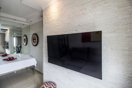 Sala  de apartamento para alugar com 2 quartos, 55m² em Jardim Tupanci, Barueri