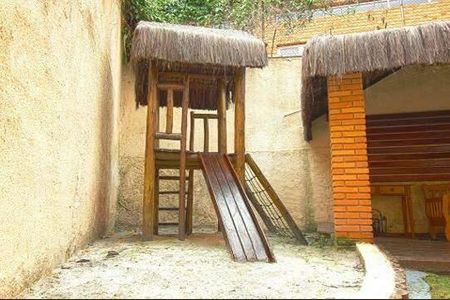 Casa à venda com 392m², 5 quartos e 4 vagas