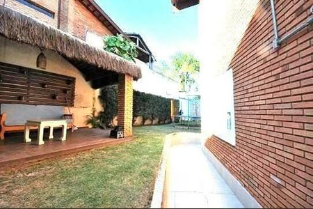 Casa à venda com 392m², 5 quartos e 4 vagas