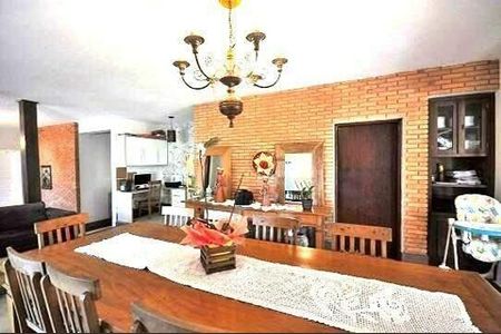 Casa à venda com 392m², 5 quartos e 4 vagas