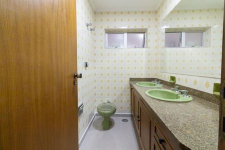 Casa à venda com 350m², 4 quartos e 3 vagasBanheiro 2