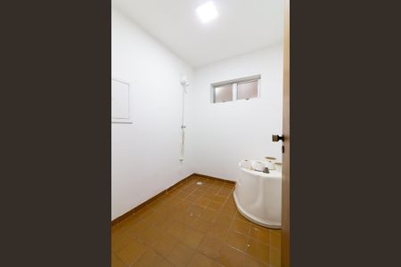 Casa à venda com 350m², 4 quartos e 3 vagasBanheiro 1