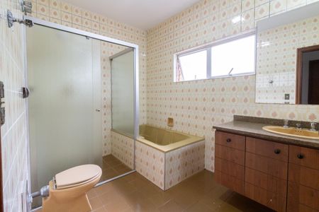 Casa à venda com 350m², 4 quartos e 3 vagasBanheiro 5