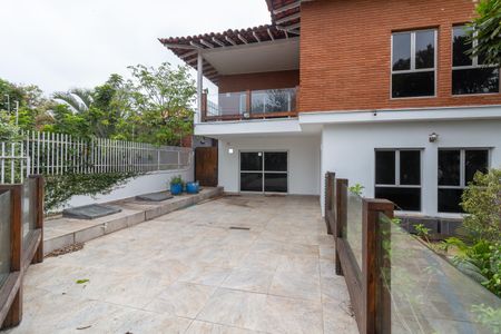 Casa à venda com 350m², 4 quartos e 3 vagasQuintal