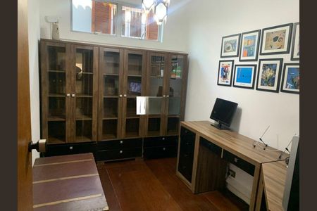 Casa à venda com 4 quartos, 350m² em Cidade São Francisco, São Paulo