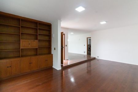 Casa à venda com 350m², 4 quartos e 3 vagasSala