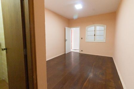 Casa à venda com 350m², 4 quartos e 3 vagasSuíte