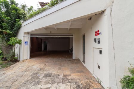 Casa à venda com 350m², 4 quartos e 3 vagasFachada