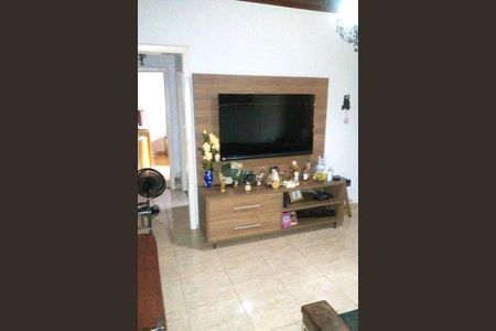 Casa à venda com 3 quartos, 200m² em Jardim Itacolomi, São Paulo