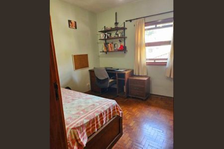 Casa à venda com 5 quartos, 560m² em Chácara Monte Alegre, São Paulo