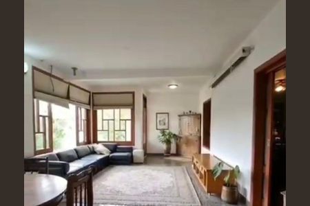 Casa à venda com 5 quartos, 560m² em Chácara Monte Alegre, São Paulo