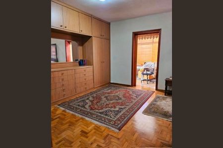 Casa à venda com 5 quartos, 560m² em Chácara Monte Alegre, São Paulo