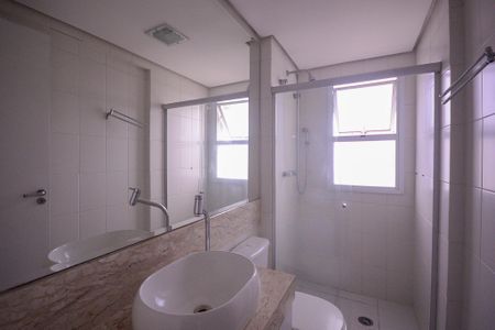 Apartamento para alugar com 65m², 2 quartos e 1 vaga Apartamento para alugar com 65m², 2 quartos e 1 vagaBanheiro do Quarto 2