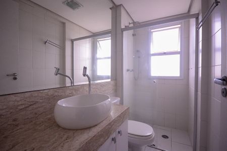 Apartamento para alugar com 65m², 2 quartos e 1 vaga Apartamento para alugar com 65m², 2 quartos e 1 vagaBanheiro do Quarto 2