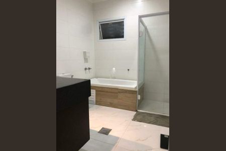 Casa à venda com 4 quartos, 226m² em Jardim Ipaussurama, Campinas