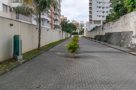 Apartamento à venda com 67m², 2 quartos e 1 vaga Apartamento à venda com 67m², 2 quartos e 1 vagaÁrea comum - Entrada do condomínio
