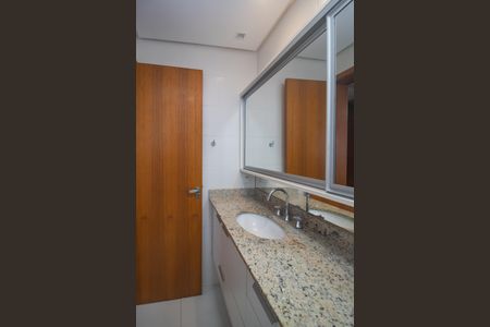 Apartamento à venda com 91m², 2 quartos e 2 vagasBanheiro da Suíte