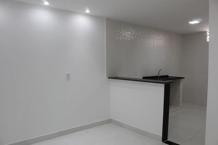 Sala de apartamento para alugar com 1 quarto, 29m² em Jacarepaguá, Rio de Janeiro