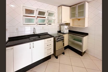 Casa para alugar com 90m², 2 quartos e 1 vagaCozinha