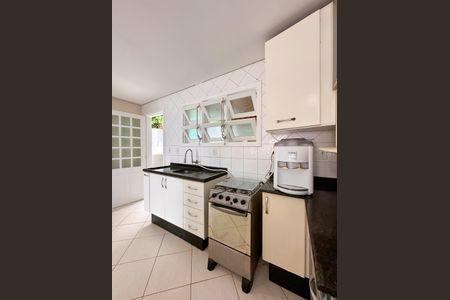 Casa para alugar com 90m², 2 quartos e 1 vagaCozinha