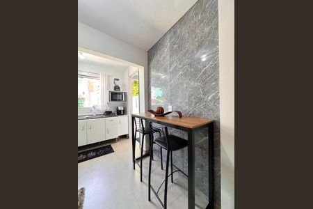 Sala de apartamento para alugar com 2 quartos, 35m² em Centro, São José