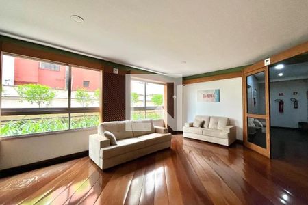 Apartamento à venda com 67m², 2 quartos e 1 vaga Apartamento à venda com 67m², 2 quartos e 1 vagaHall social