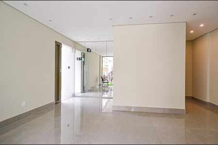 Apartamento à venda com 68m², 2 quartos e 2 vagas Apartamento à venda com 68m², 2 quartos e 2 vagasHall de Entrada