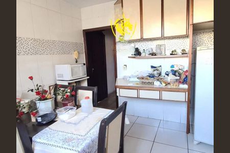 Casa à venda com 3 quartos, 190m² em Amazonas, Contagem