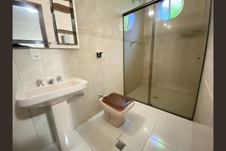 Banheiro de casa para alugar com 4 quartos, 150m² em Pongelupe, Belo Horizonte