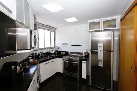 Apartamento à venda com 140m², 4 quartos e 4 vagasCozinha